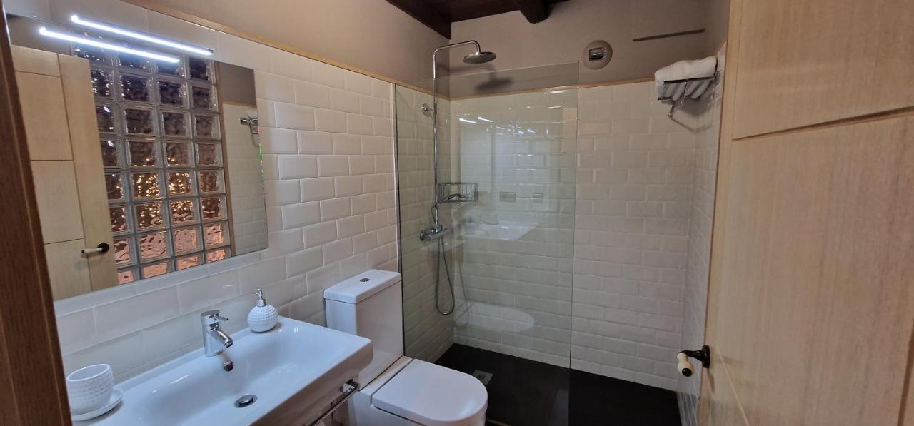 Habitaciones La Cuevona De Guitiriz Lugo Экстерьер фото